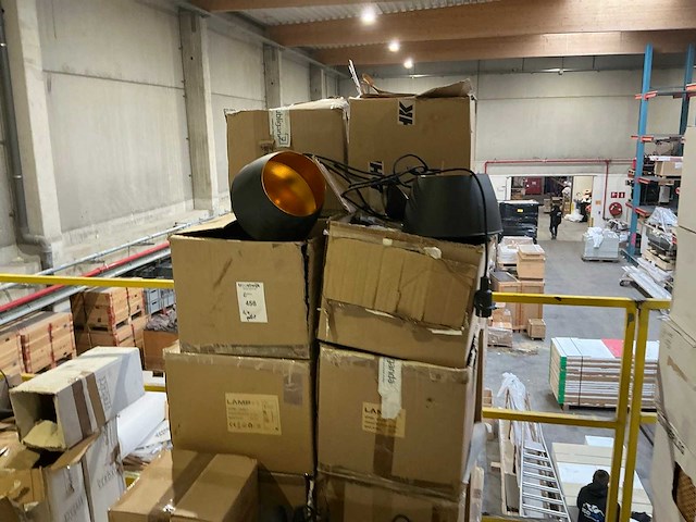Partij verlichtingsarmaturen - afbeelding 2 van  7