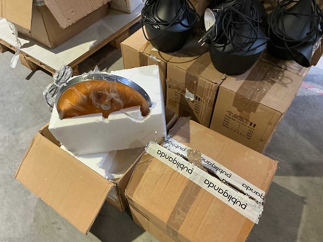 Partij verlichtingsarmaturen - afbeelding 4 van  7