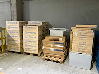 Partij verlichtingsarmaturen - afbeelding 1 van  6