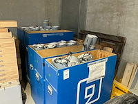 Partij verlichtingsarmaturen - afbeelding 1 van  4