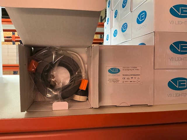 Partij verlichtingsmaterialen/onderdelen - afbeelding 5 van  34