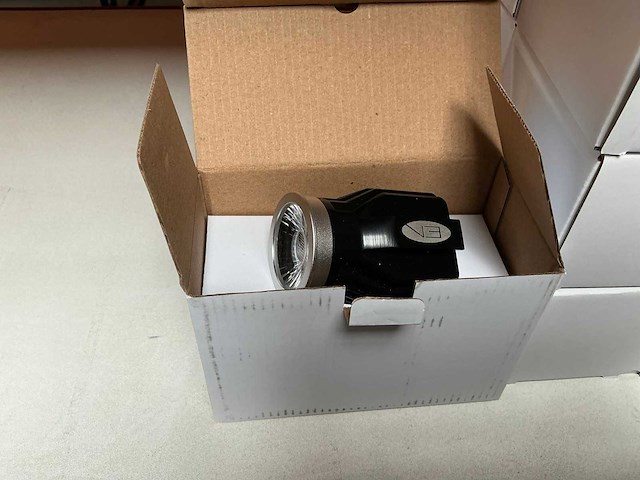 Partij verlichtingsmaterialen/onderdelen - afbeelding 8 van  34