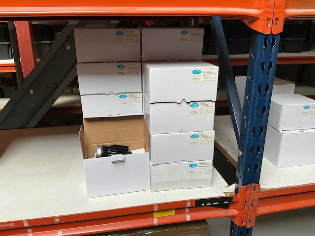 Partij verlichtingsmaterialen/onderdelen - afbeelding 10 van  34