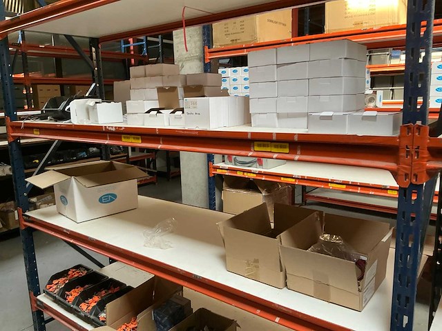 Partij verlichtingsmaterialen/onderdelen - afbeelding 24 van  34