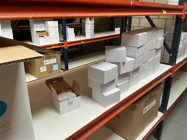 Partij verlichtingsmaterialen/onderdelen - afbeelding 26 van  34