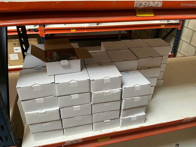 Partij verlichtingsmaterialen/onderdelen - afbeelding 28 van  34