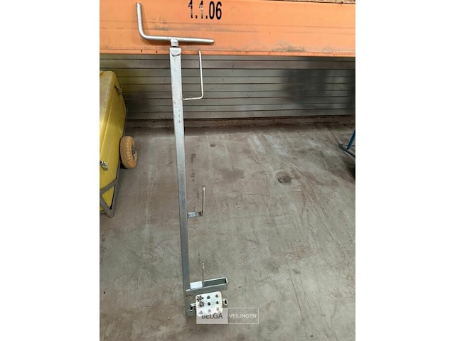 Partij verstelbare metalen beugels 100 cm - afbeelding 2 van  3