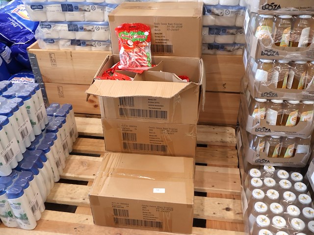 Partij vervallen candy canes (plm 8 dozen) - afbeelding 1 van  4
