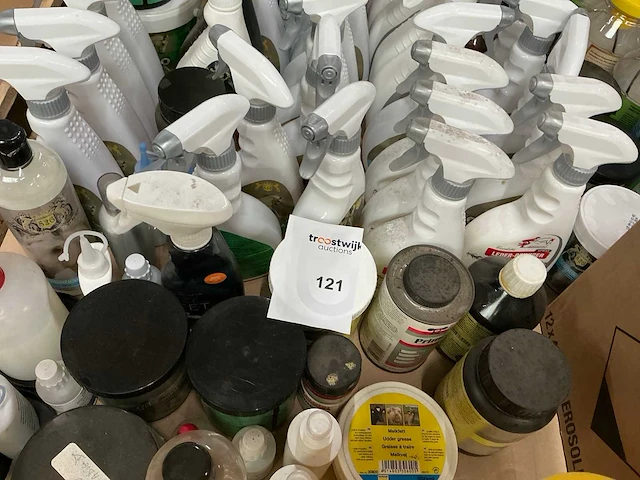 Partij verzorgingsproducten, vliegenbestrijding en markering - afbeelding 7 van  11