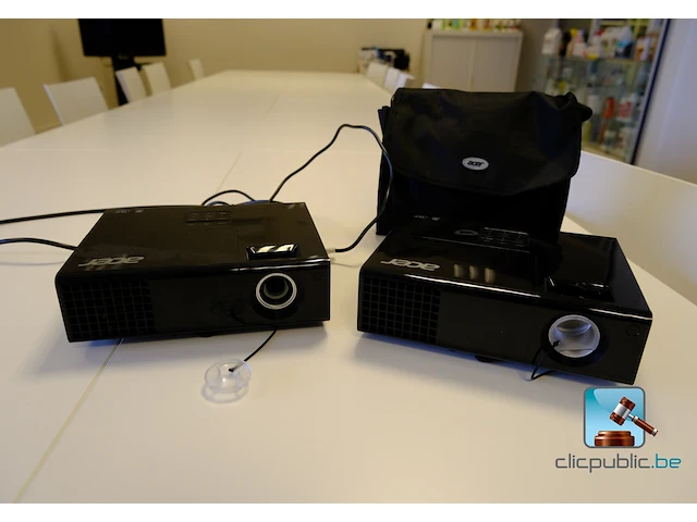 Partij videoprojectoren - afbeelding 1 van  7