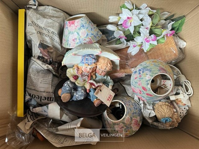 Partij vintage decoratie per doos - afbeelding 3 van  3