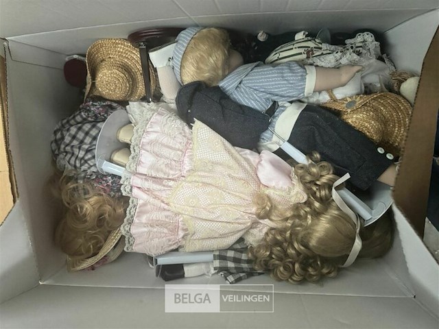 Partij vintage poppen - afbeelding 1 van  4