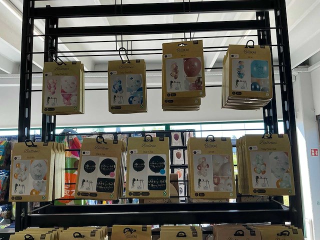 Partij vlagbanners en ballonnen (385x) - afbeelding 4 van  7