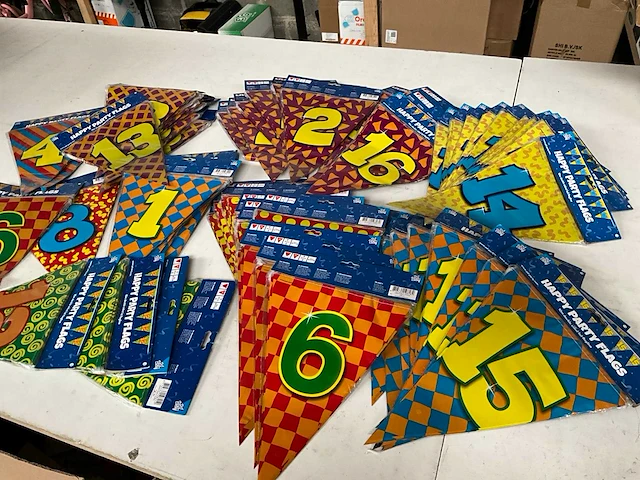 Partij vlaggenlijnen verjaardag, diverse leeftijden - afbeelding 1 van  7
