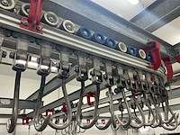 Partij vleeshaken en loopwielen voor vleestrailsysteem (150x) - afbeelding 1 van  3