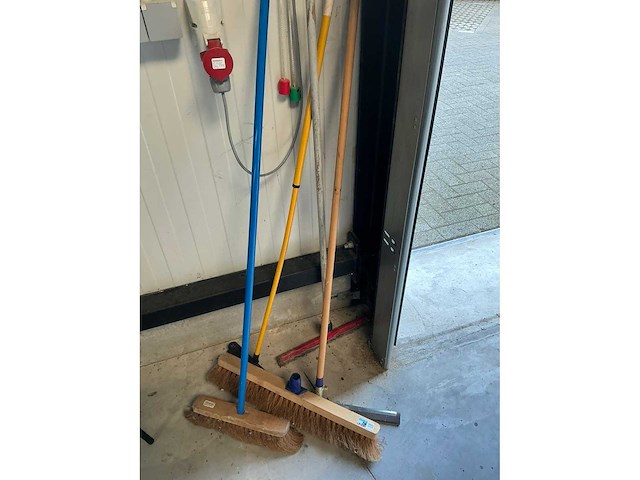 Partij vloeronderhoud - afbeelding 1 van  1