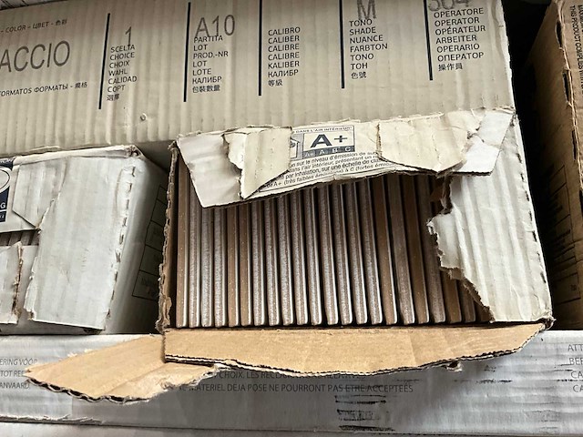 Partij vloertegels - afbeelding 10 van  10