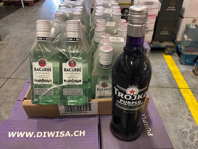 Partij vodka en aperitieven - afbeelding 1 van  4