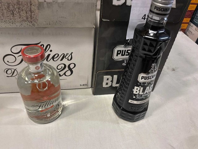Partij vodka, gin en aperitieven - afbeelding 4 van  4