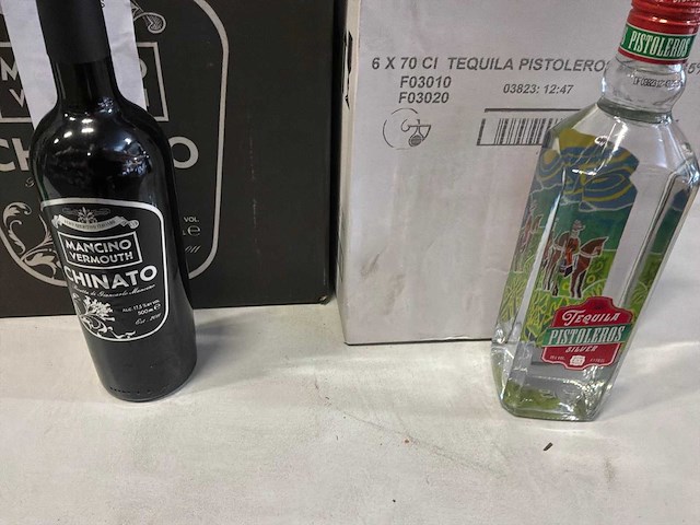 Partij vodka, vermouth, tequila en jenever - afbeelding 3 van  3