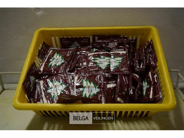 Partij voeding kerstboom - afbeelding 1 van  2