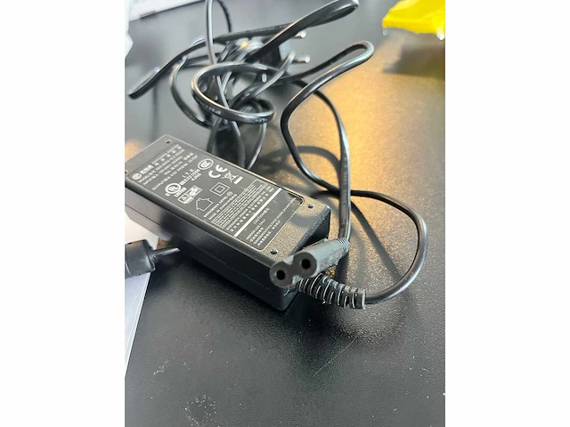 Partij voedingskabels – 100-240 v – 50/60 hz – uitgang 9,5 v - afbeelding 1 van  8