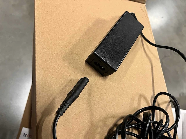 Partij voedingskabels – 100-240 v – 50/60 hz – uitgang 9,5 v - afbeelding 7 van  8