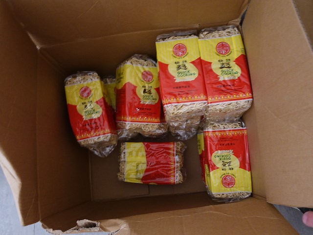 Partij voedingswaren - afbeelding 14 van  14