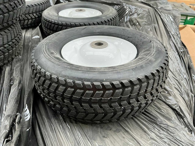 Partij volle wielen - afbeelding 3 van  5