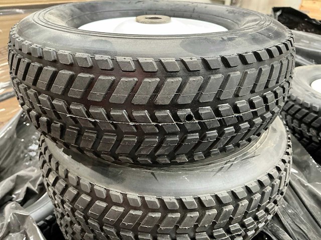 Partij volle wielen - afbeelding 5 van  5