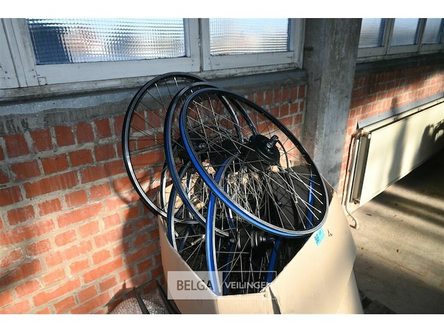 Partij voorwielmotoren - afbeelding 1 van  6