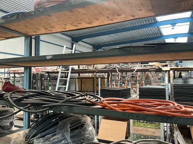 Partij vrachtwagen onderdelen en kabels - afbeelding 9 van  30