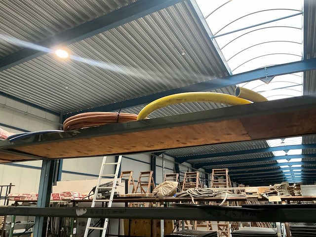 Partij vrachtwagen onderdelen en kabels - afbeelding 10 van  30