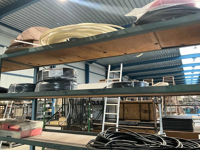 Partij vrachtwagen onderdelen en kabels - afbeelding 14 van  30