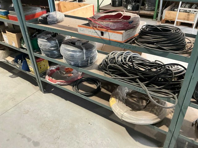 Partij vrachtwagen onderdelen en kabels - afbeelding 15 van  30