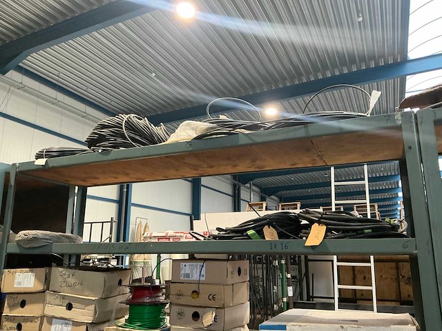 Partij vrachtwagen onderdelen en kabels - afbeelding 18 van  30