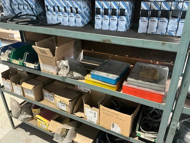 Partij vrachtwagen onderdelen en kabels - afbeelding 20 van  30