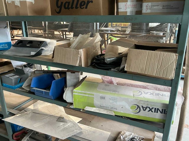 Partij vrachtwagen onderdelen en kabels - afbeelding 23 van  30