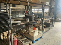 Partij vrachtwagen onderdelen - afbeelding 1 van  8