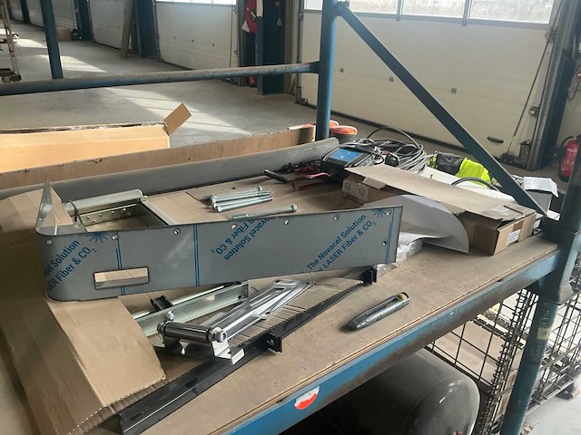 Partij vrachtwagen onderdelen - afbeelding 8 van  8