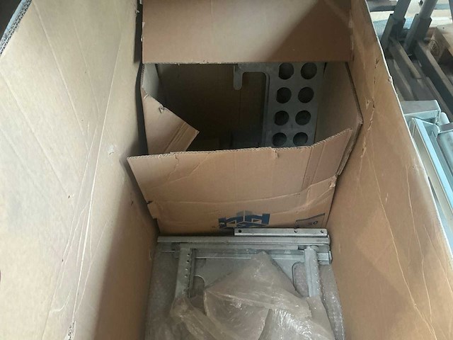 Partij vrachtwagen onderdelen - afbeelding 8 van  23