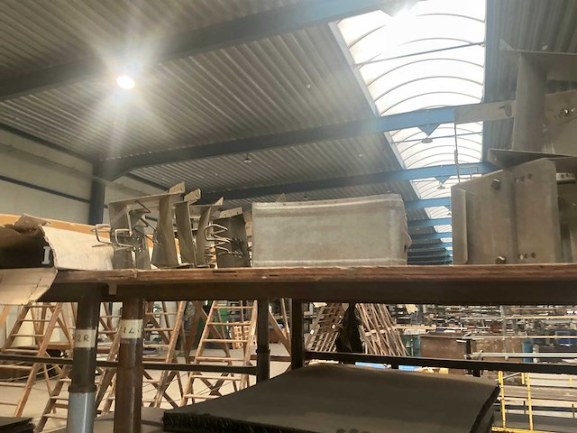 Partij vrachtwagen onderdelen - afbeelding 14 van  23