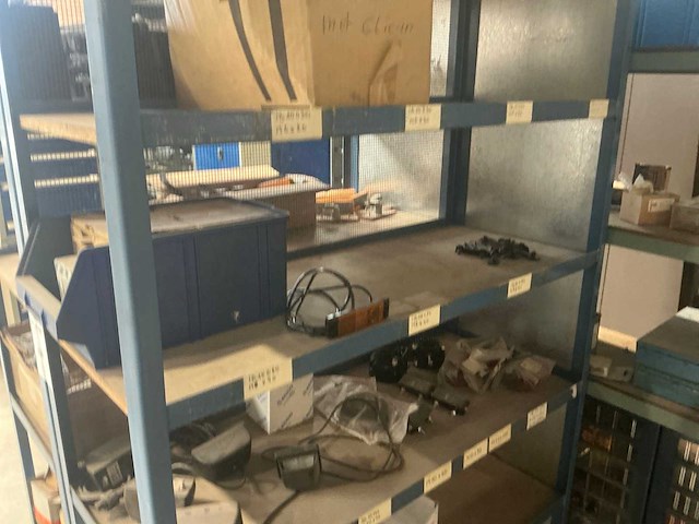 Partij vrachtwagen onderdelen - afbeelding 4 van  13