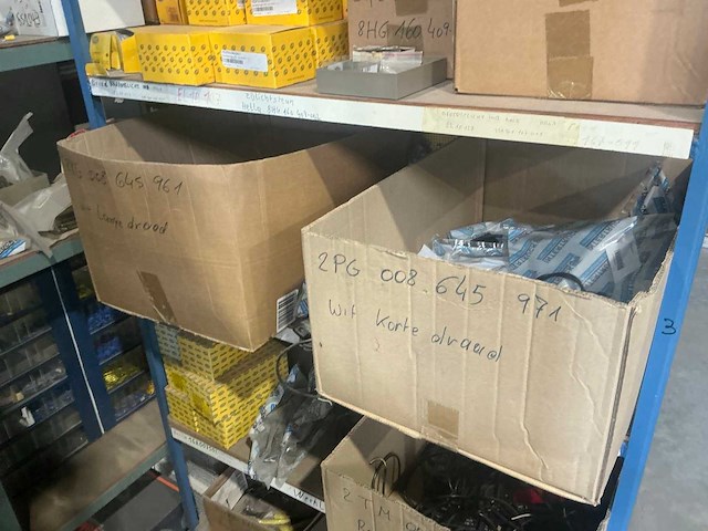 Partij vrachtwagen onderdelen - afbeelding 12 van  12