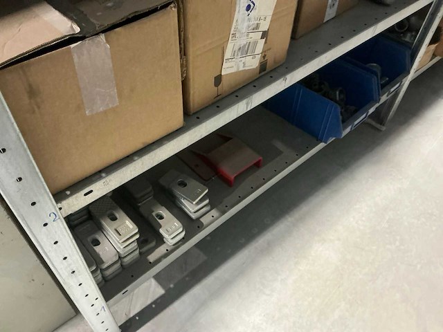 Partij vrachtwagen onderdelen - afbeelding 12 van  19