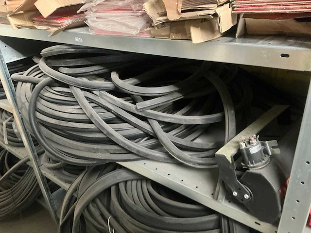 Partij vrachtwagen onderdelen - afbeelding 4 van  20