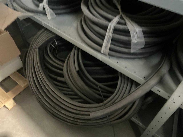 Partij vrachtwagen onderdelen - afbeelding 7 van  20