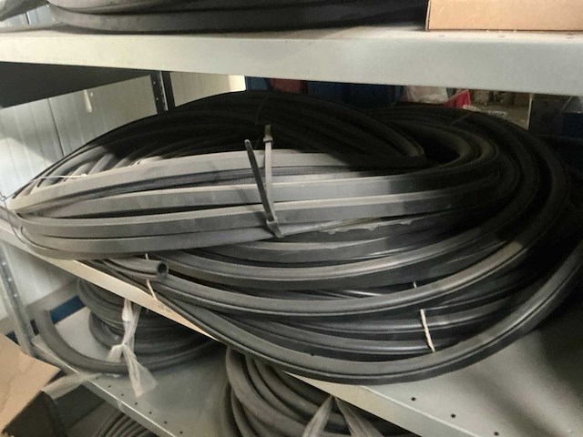 Partij vrachtwagen onderdelen - afbeelding 9 van  20