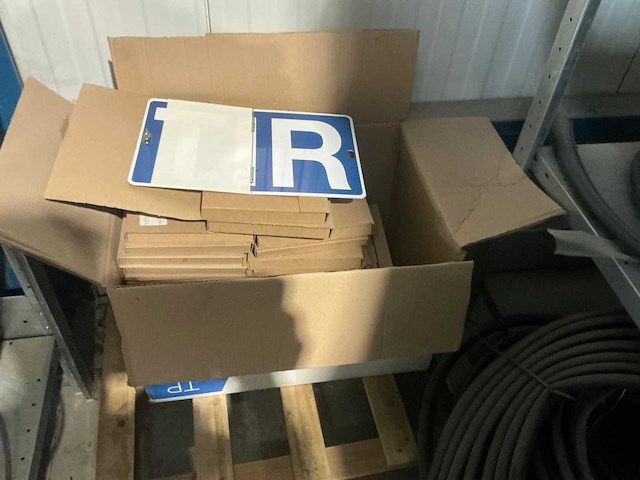 Partij vrachtwagen onderdelen - afbeelding 13 van  20