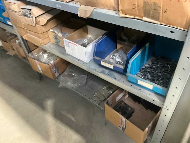 Partij vrachtwagen onderdelen - afbeelding 12 van  20